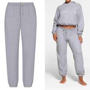 SKIMS Heather Gray Sweatpants SMALL
